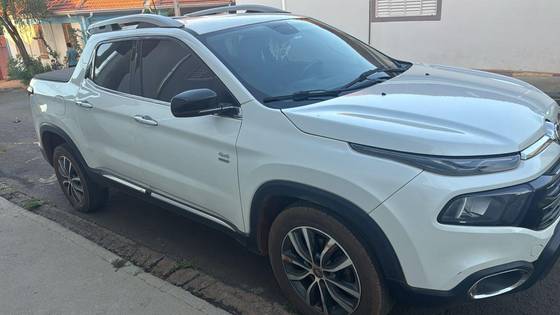 FIAT TORO 2.0 16V TURBO DIESEL VOLCANO 4WD AT9 FIAT TORO 2.0 16V TURBO DIESEL VOLCANO 4WD AT9